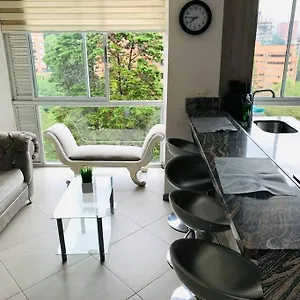 Apt 2 Bed/ 2bath On 14th Floor By Provenza ! Apartamento