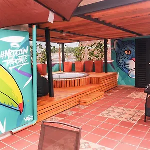 Parque Provenza And Lleras Minutes Away Apartamento